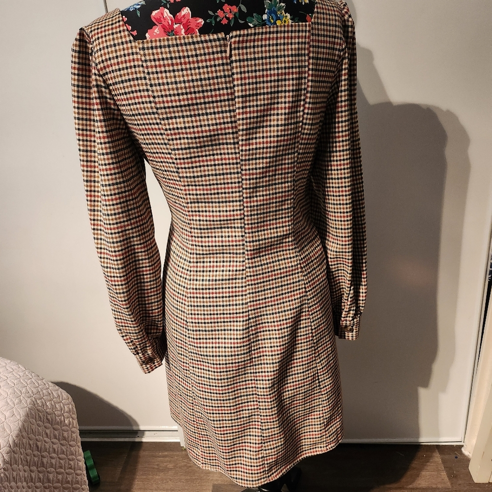Dress - Picture 6 of 9